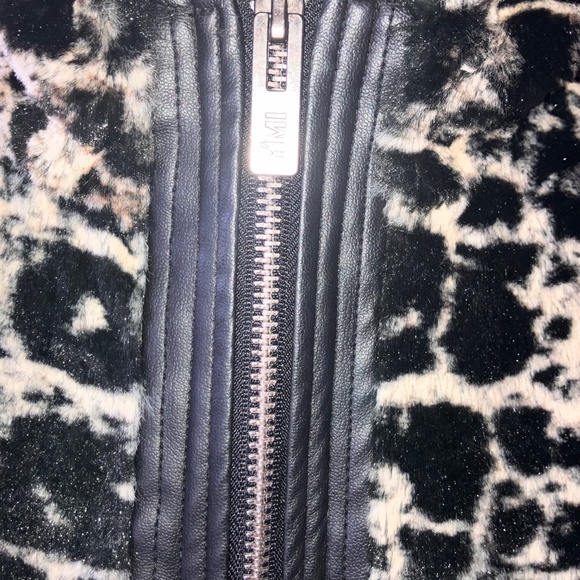 YMI Plush Animal Print Hooded Vest - Picture 5 of 12